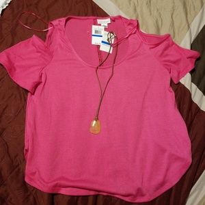 Pink top woth necklace
